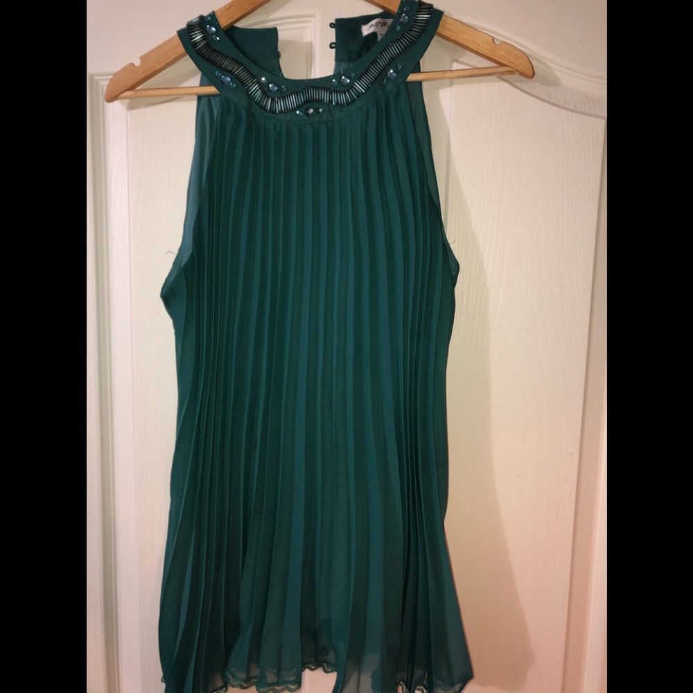 Dressy pleated sleeveless blouse Crystal beading